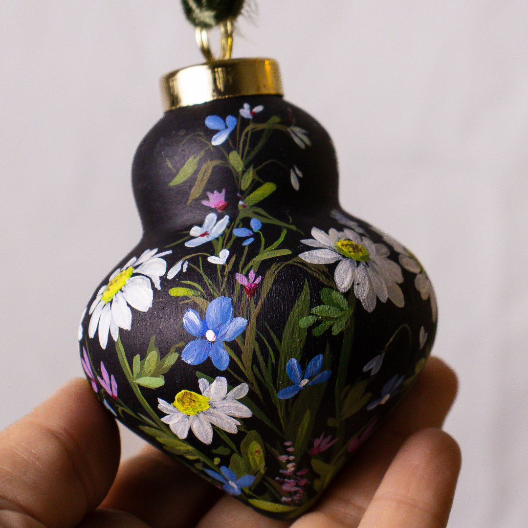 Daisies in Dark Navy Finial Shaped Ceramic Ornament