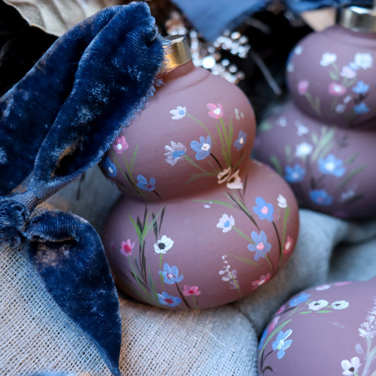 Wildflowers in Mauve Finial Shaped Ceramic Ornament