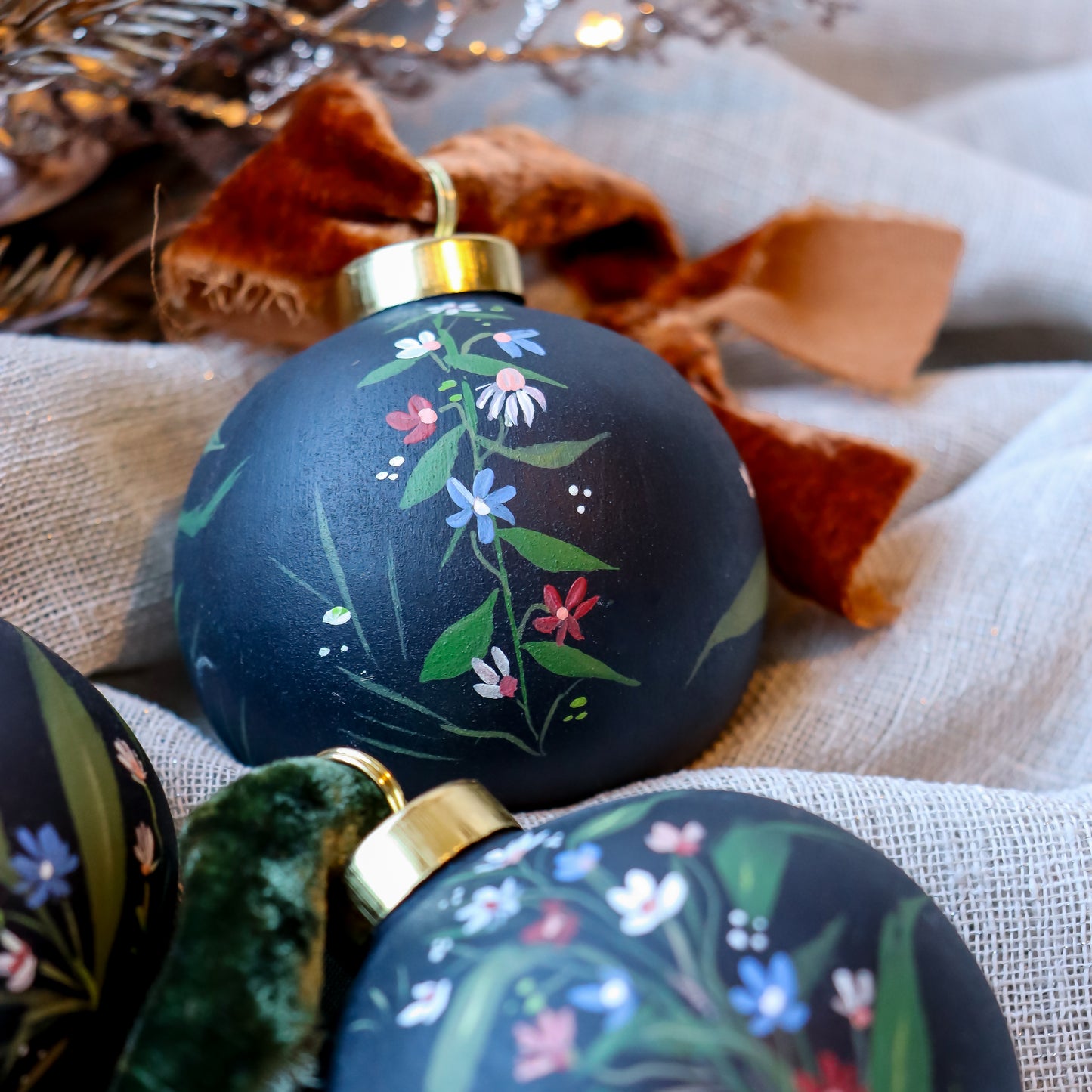 Wildflowers in Dark Navy Round Shaped Ceramic Ornament