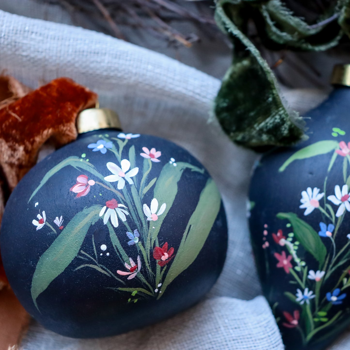 Wildflowers in Dark Navy Round Shaped Ceramic Ornament