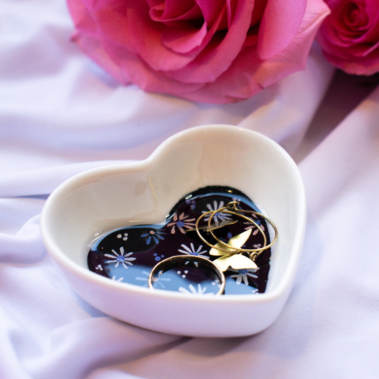 Daisies in Dark Navy Blue Ceramic Trinket Dish