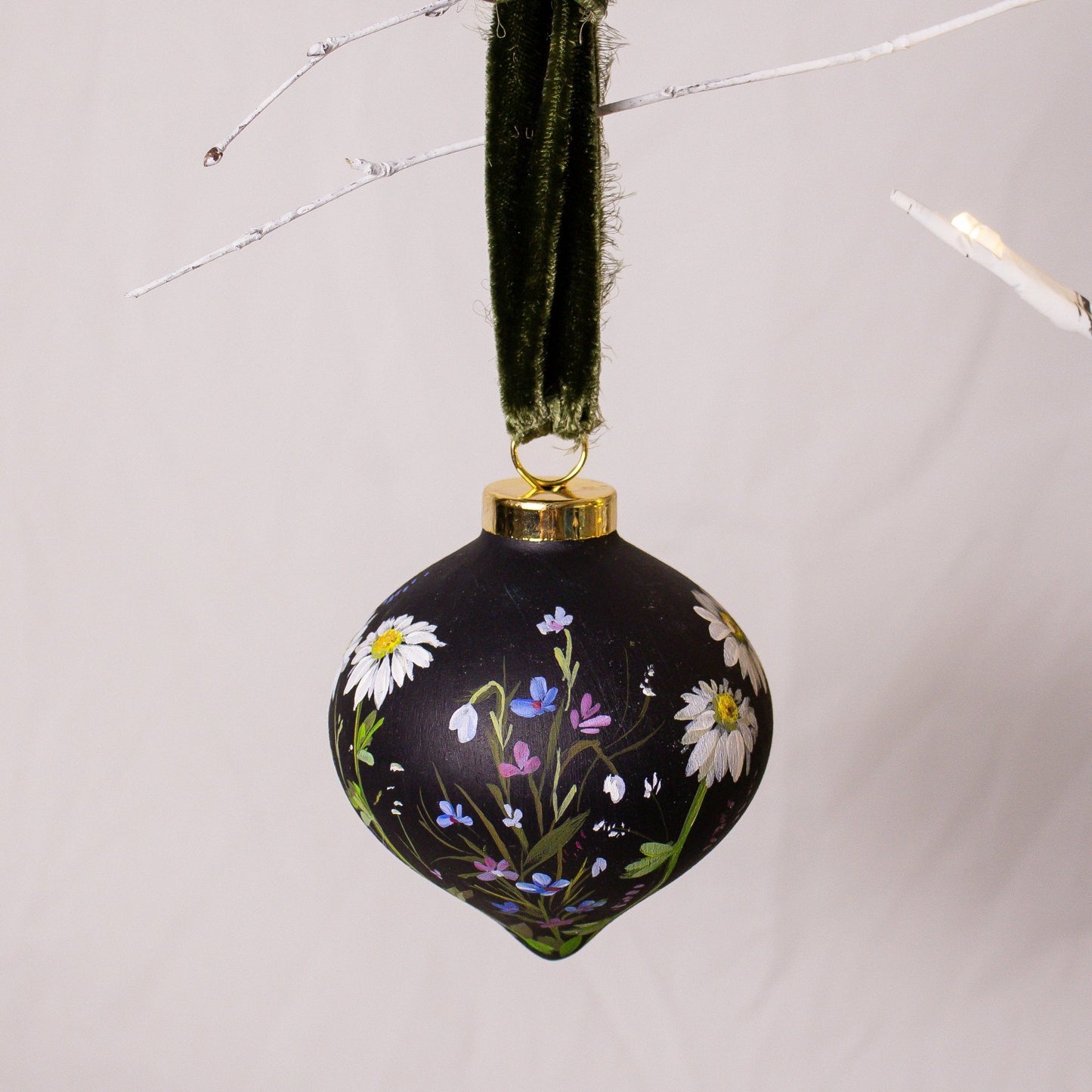 Daisies in Dark Navy Retro Shaped Ceramic Ornament