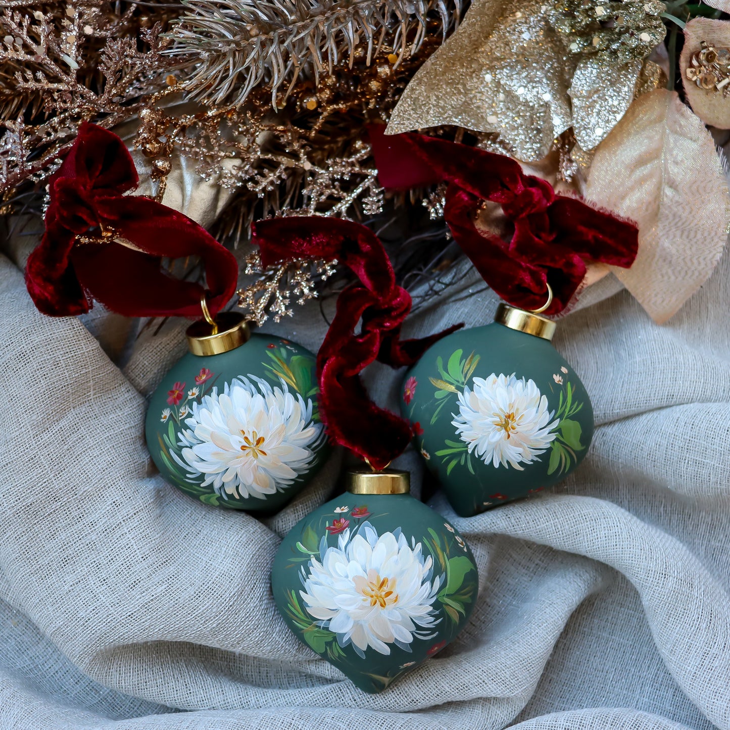 Dahlias in Verte Retro Shaped Ceramic Ornament