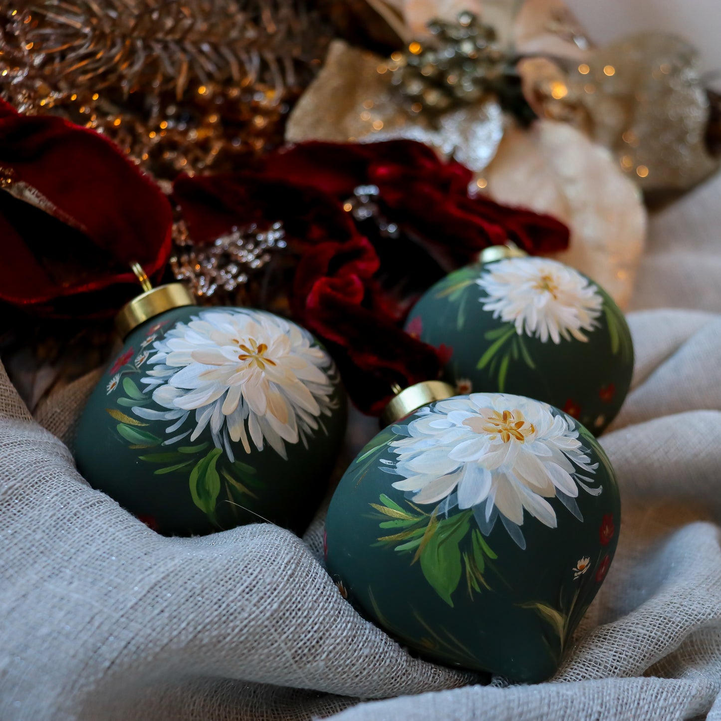 Dahlias in Verte Retro Shaped Ceramic Ornament