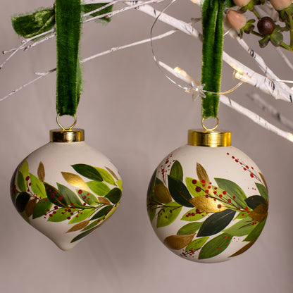 Festive Botanicals Large Round Shaped Ceramic Ornament