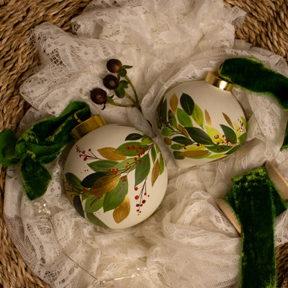 Festive Botanicals Large Round Shaped Ceramic Ornament