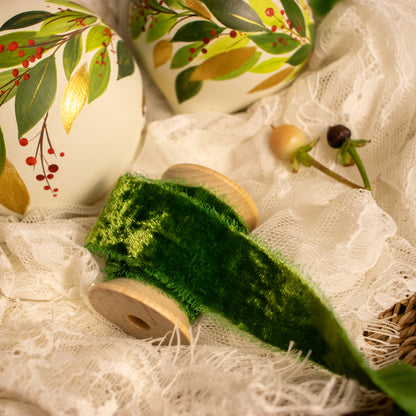 Festive Botanicals Retro shaped Ceramic Ornament