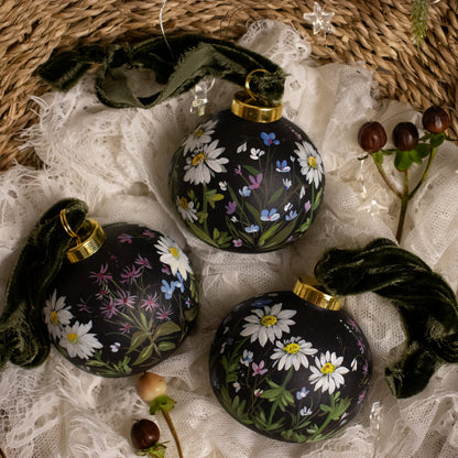 Daisies in Dark Navy Round Shaped Ceramic Ornament