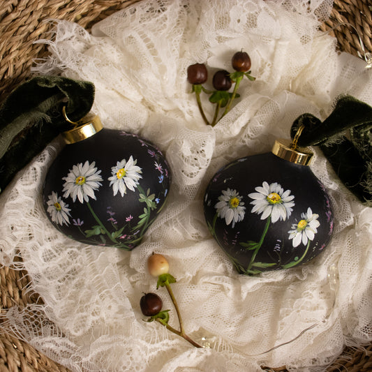 Daisies in Dark Navy Retro Shaped Ceramic Ornament