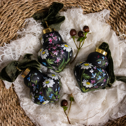 Daisies in Dark Navy Finial Shaped Ceramic Ornament