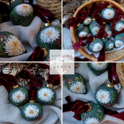 Dahlias in Verte Round Shaped Ceramic Ornament