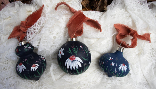 Daisies at Midnight Ornament Collection