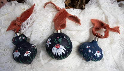 Daisies at Midnight Retro Ornament