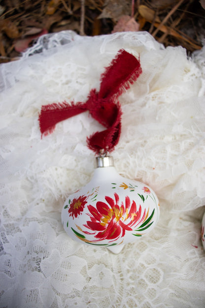 Dahlias in Snow Retro Ornament