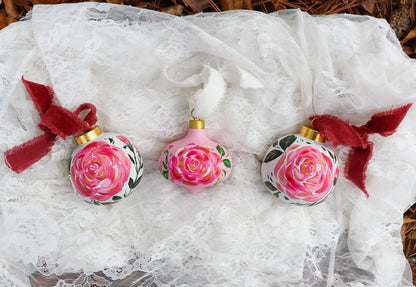 Rose Garden 2022 Round Ornament