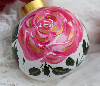 Rose Garden 2022 Round Ornament